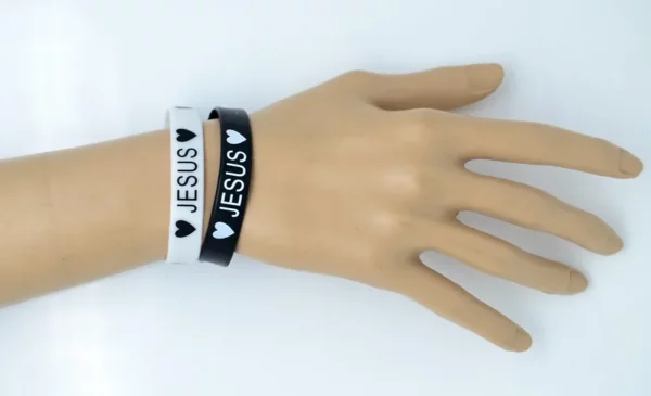 2 bracelets en silicone pour jésus, cœur noir et blanc, à la mode, bijoux religieux chrétien catholique – Image 3