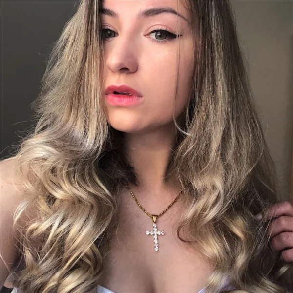 Pendentif croix en acier inoxydable AAA CZ plaqué or glacé, collier avec pendentif jésus scintillant pour hommes et femmes, bijoux tendance – Image 22