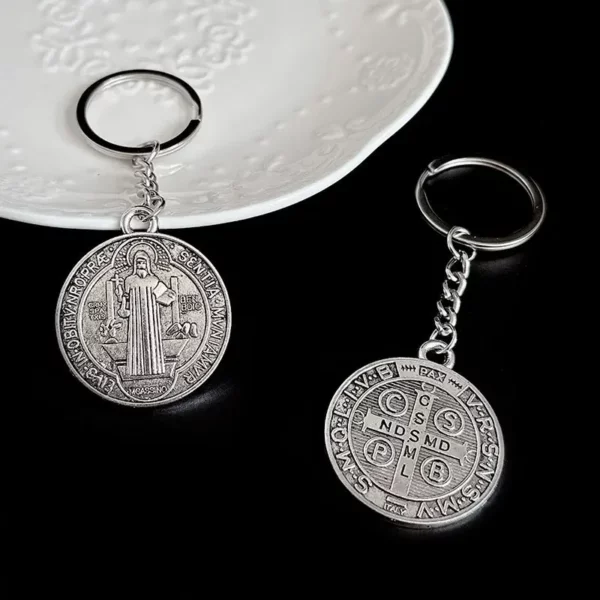 Porte-clés Médaillon Saint Benoît, Pendentif Bijoux Catholique, Double Face, Rond Jésus, Bijoux en Métal, Nouveau – Image 2