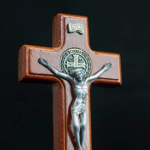 Croix catholique en bois avec base, prière pour votre famille et votre maison, statue souvenir religieux portable de Jésus sur base – Image 4