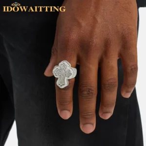 Nouveau glacé Bling CZ croix anneau plaqué or broche réglage cubique zircone grands anneaux mode Hip Hop luxe femmes hommes bijoux