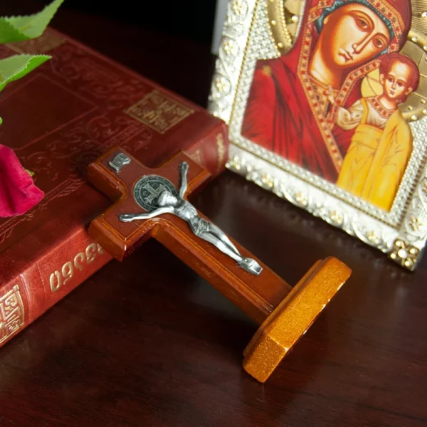 Croix catholique en bois avec base, prière pour votre famille et votre maison, statue souvenir religieux portable de Jésus sur base – Image 8
