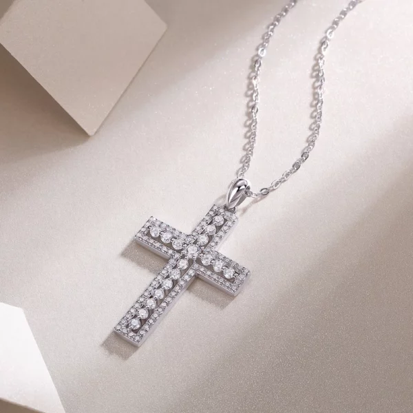 Serenity – collier croix Moissanite couleur D, 2mm, pour femmes et hommes, en argent Sterling S925, pendentif jésus scintillant, chaîne de cou, anniversaire – Image 14