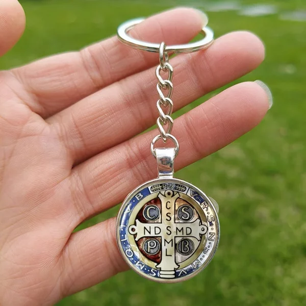 Porte-clés croix Saint benoît pour hommes, Cabochon en verre, pendentif catholique chrétien, porte-clés en métal, cadeau – Image 26