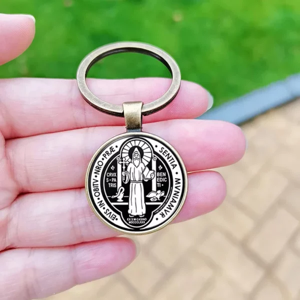 Porte-clés croix Saint benoît pour hommes, Cabochon en verre, pendentif catholique chrétien, porte-clés en métal, cadeau – Image 13