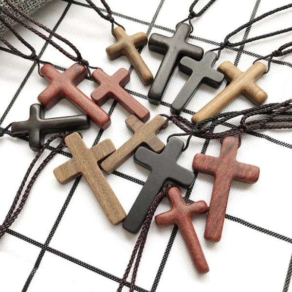 Collier religieux en bois d'ébène naturel, pendentif en bois de santal, croix en bois noir et brun, nouveau Design, cadeau – Image 2