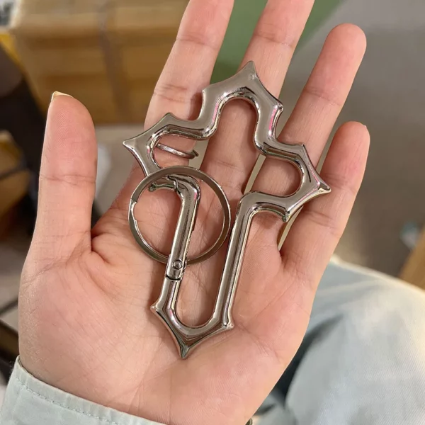 Y2K – mousqueton croisé, porte-clés, Crucifix religieux, fermoir Grunge, Clip, cadeau EDC, papa, petit ami, hommes, Camping, randonnée, grimpeur en plein air – Image 2