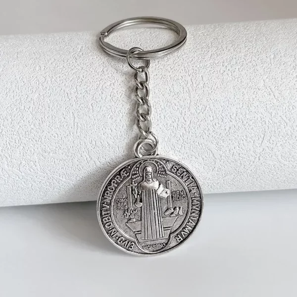 Porte-clés pendentif jésus saint benoît, Vintage, rond, motif Double face, en alliage croisé, accessoires populaires, 1 pièce – Image 2